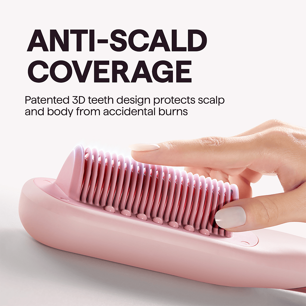 Close-up of a hand holding the Pink Steamline Pro thermal brush, featuring a text overlay highlighting its anti-scald protection and 3D teeth design for safe, root-to-tip styling on a light purple background.